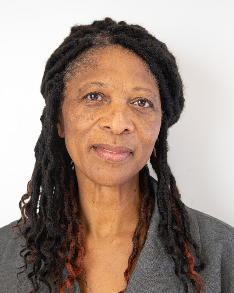 headshot-consuella-bennett