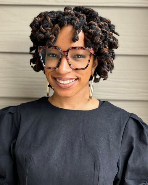 headshot-jordyn-weaver