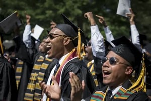 morehouse_commencement_cccc0709-750x500 copy-reverse
